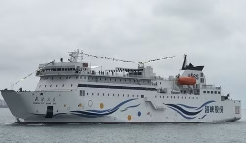 Trung Quoc khai thac trai phep tau du lich toi Hoang Sa