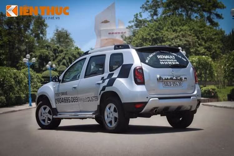 Các tính năng hỗ trợ trên Renault Duster gồm hệ thống hỗ trợ khởi hành ngang dốc, cân bằng điện tử (ESP), phân phối lực phanh điện tử (EBD), ABS, cảm biến lùi, túi khí dành cho ghế trước và sau, kiểm soát hành trình và hạn chế tốc độ. Xe sử dụng động cơ xăng 2.0L, công suất 143 mã lực tại 5.570 vòng/phút, mô-men xoắn 195 Nm tại 4.000 vòng/phút, đi kèm với hộp số tự động và hệ dẫn động 4 bánh.