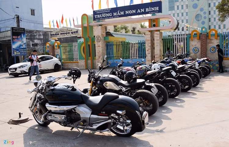 Buổi từ thiện có sự xuất hiện của các dòng xe phổ biến hiện nay như Kawasaki Z1000, Z800, “khủng long” Honda Valkyrie Rune độc nhất Cần Thơ.