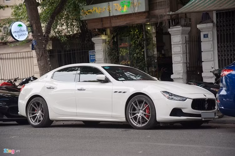 Đi cùng với chiếc Levante chính hãng là mẫu Sedan hiệu suất cao Ghibli S Q4. Xe được trang bị động cơ V6 3.0 lít, tương tự như người anh em Maserati Q4 Quattroporte S. Động cơ V6 có công suất 410 mã lực và mô-men xoắn là 550 Nm.