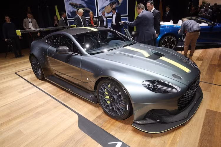 Tại triển lãm Geneva, Aston Martin đã lần đầu công bố chi nhánh thể thao mới AMR, đồng thời tạo ra phiên bản AMR dân dụng đầu tiên dựa trên dòng xe 4 cửa Rapide. Tuy nhiên, bộ phận này còn gây ấn tượng mạnh với chiếc siêu xe đua Aston Martin Vantage AMR Pro - chiếc xe có hiệu năng cao nhất thuộc dòng Vantage V8 từng được chế tạo.