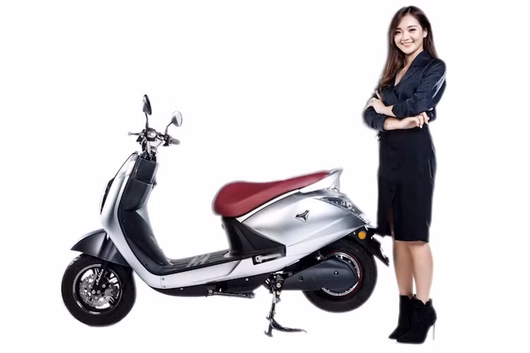 Sau nhiều mẫu xe máy điện được tung ra vào năm ngoái, hãng xe điện Anbico vừa "mở màn" năm 2017 với dòng sản phẩm mới là Anbico Diamond, hay còn được biết tới với tên gọi Anbico Kim Cương hoặc tên mã Anbico AP1608.