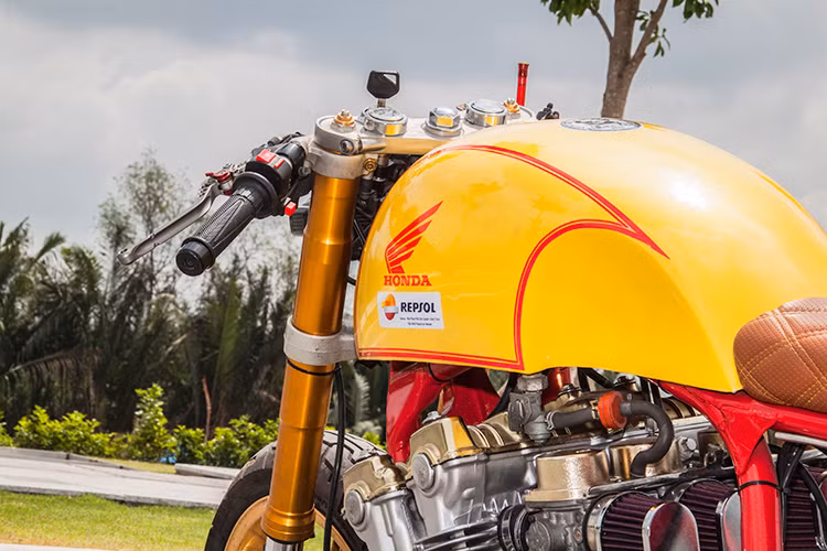 Với một chiếc xe sản xuất năm 1981, dù được dọn lại với những tinh chỉnh tỉ mẩn nhất cũng cần phải được chăm sóc đặc biệt. Sau khi hoàn thành xong quá trình độ, Tự Thanh Đa sẽ tiến hành thử vận hành xe trong một thời gian đủ để căn chỉnh, đồng thời bảo dưỡng động cơ bằng nhớt Repsol Racing với công nghệ vượt trội từ đường đua MotoGP mang đến khả năng vận hành hoàn hảo cho xe dù đã tồn tại qua nhiều thập niên.