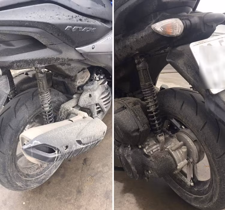 Đầu tiên, NVX rất thường xuyên bị phàn nàn về tình trạng bùn đất bắn ở bánh sau khi đường ướt, khiến người ngồi sau và phần đuôi bị dính bẩn rất nhiều nếu đi từ tốc độ 40 km/h trở lên. Điều này xảy ra do chiếc xe không có dè con ở bánh sau, chỉ có dè đuôi kèm pát biển số trong khi có phần đuôi ngắn, vuốt nhọn và bánh với kích thước lên tới 140/70.