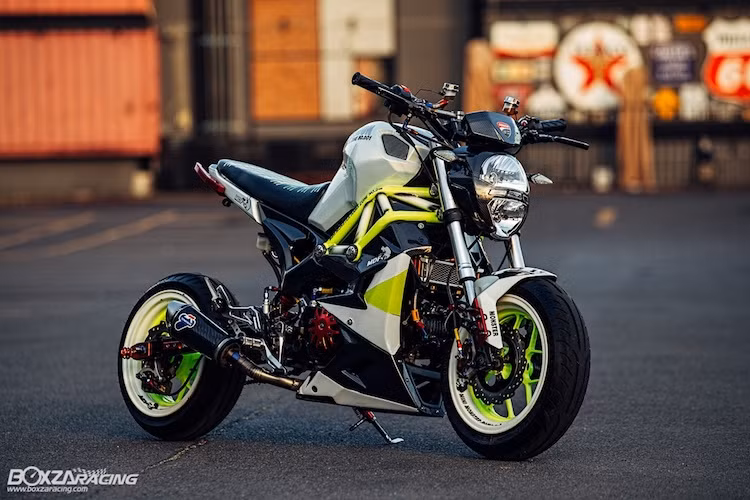 Dù cũng có nguồn gốc thực sự từ Trung Quốc nhưng so với những chiếc " Ducati Monster 110" không rõ nguồn gốc từng rộ lên tại Việt Nam thời gian qua, chiếc GPX Demon 125 "nhái" dòng naked bike Ducati Monster có chất lượng ổn định và đáng tin cậy hơn. Tại Thái Lan, dòng xe này cũng có một cộng đồng người chơi đông đảo.