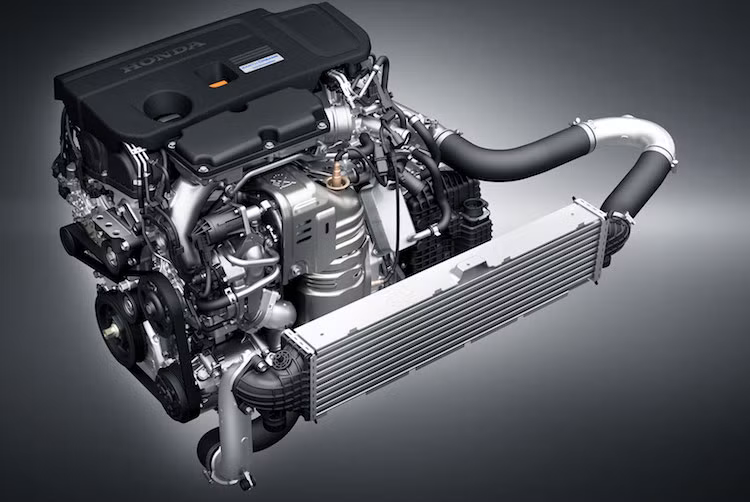 Tại Trung Quốc, UR-V có 2 phiên bản động cơ tăng áp là 240 Turbo với máy 4 xi-lanh 1.5l 193 mã lực/240 Nm và 370 Turbo 4 xi-lanh 2.0l 272 mã lực/370 Nm. Phiên bản động cơ cao hơn có tùy chọn hệ dẫn động 4 bánh và hộp số tự động 9 cấp. Trong khi đó, bản 240 Turbo được trang bị hộp số tự động vô cấp CVT.