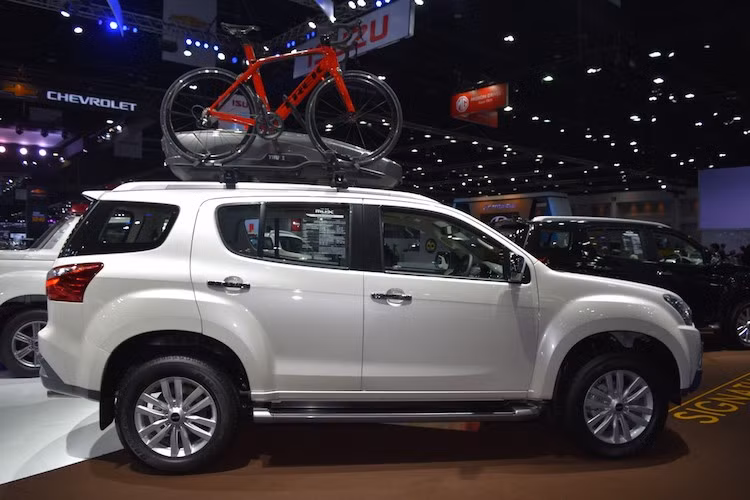 Phiên bản cao hơn sở hữu động cơ 3.0l 4 xi-lanh thẳng hàng, có công suất 177 PS và mô-men xoắn cực đại 380 Nm. Hộp số tự động 6 cấp Rev Tronic sẽ xuất hiện cùng với cả 2 bản động cơ, trong khi phiên bản 1.9l còn có thêm tùy chọn số sàn 6 cấp.