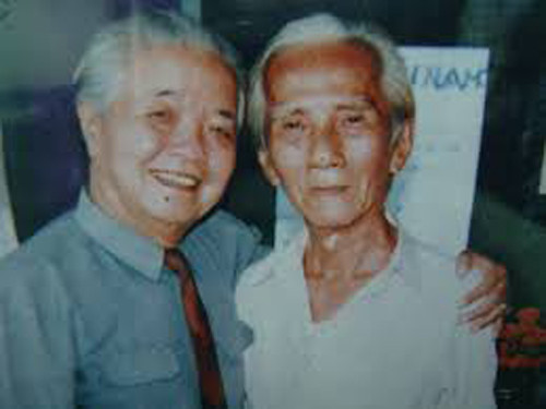 NSND Út Trà Ôn (ảnh trái), người thể hiện thành công nhất bản vọng cổ Tình anh bán chiếu của soạn giả, NSND Viễn Châu