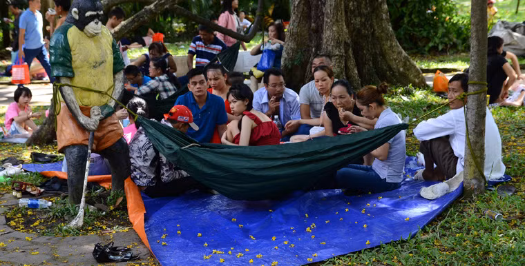 Phụ huynh mắc võng...
