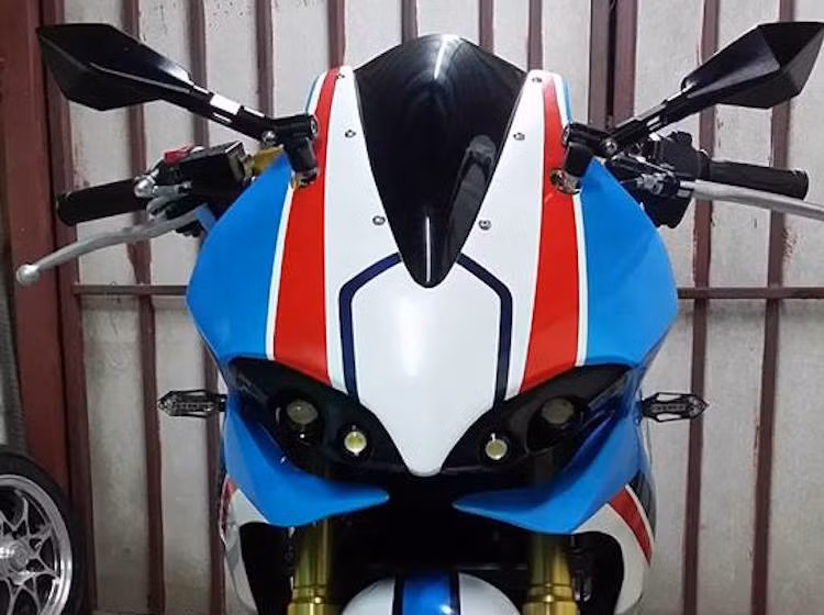 Gồm toàn bộ phần thân vỏ được chế mủ khéo léo, gói độ của Kvin Moto có hình dáng dựa theo 1199 Panigale nhưng đồng thời sở hữu một số chi tiết được chế lại để phù hợp với MSX125. Ở phía trước, thay vì hộp đèn pha như 1199 thật, xưởng độ này đã chế lại dàn đèn với các bóng LED được gắn vào một tấm vỏ nhựa.