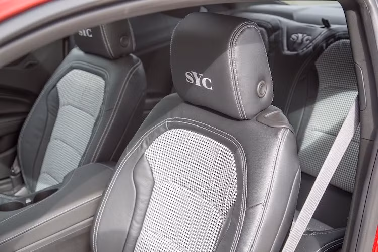 Ở bên trong nội thất, Camaro SS Yenko 2017 cũng giữ nguyên toàn bộ các trang bị tiện nghi của phiên bản Camaro SS. Tuy nhiên toàn bộ nội thất của chiếc xe đã được bọc lại, kết hợp giữa vải hoa văn Houndstooth và da cao cấp. Trên tựa đầu mỗi ghế ngồi được thêu dòng chữ SYC, mang ý nghĩa "Super Yenko Camaro". Dòng chữ Yenko S/C cũng xuất hiện trên các bậu cửa của chiếc xe.