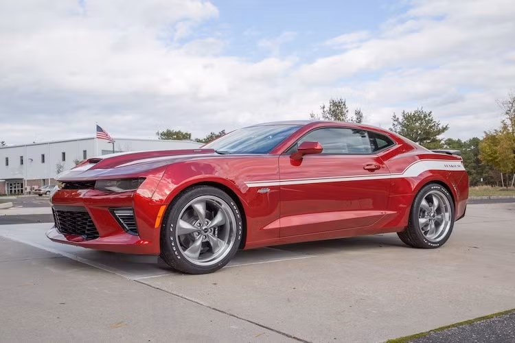 Vào năm 1967, đại lý Yenko Chevrolet tại Mỹ đã tạo ra phiên bản đặc biệt Yenko Super Camaro dựa trên chiếc Chevrolet Camaro SS thế hệ đầu tiên. Với động cơ 6.6l V8 và số lượng sản xuất giới hạn, Yenko Super Camaro là một trong những mẫu "xe cơ bắp" Mỹ hiếm và có giá trị nhất trong thập niên 60-70. Chiếc xe cũng đã xuất hiện trong phần 2 của loạt phim Fast &amp; Furious.