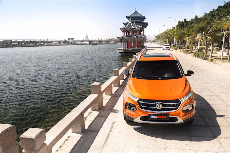Tại thị trường Trung Quốc, Baojun 510 sẽ được bán với giá rẻ "giật mình" là 54.800 NDT cho phiên bản rẻ nhất (tương đương 181,9 triệu đồng). Ngay cả phiên bản cao cấp nhất, đầy đủ trang bị của chiếc xe cũng sẽ chỉ có giá 69.800 NDT (tương đương 231 triệu đồng).