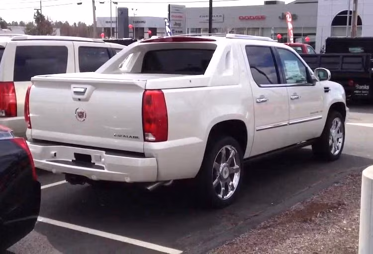 Trong khi dòng SUV Escalade hiện đã trải qua tổng cộng 4 thế hệ thì phiên bản bán tải Escalade EXT mới chỉ có mặt ở thế hệ Escalade thứ 2 và 3. Phiên bản này có đầy đủ các trang bị cao cấp trên một chiếc Escalade thường, cùng động cơ V8 Vortech với dung tích lên tới 6.2l. Kể từ thế hệ Escalade thứ 4 mới nhất hiện đang được bán, bản pickup EXT đã bị "khai tử".