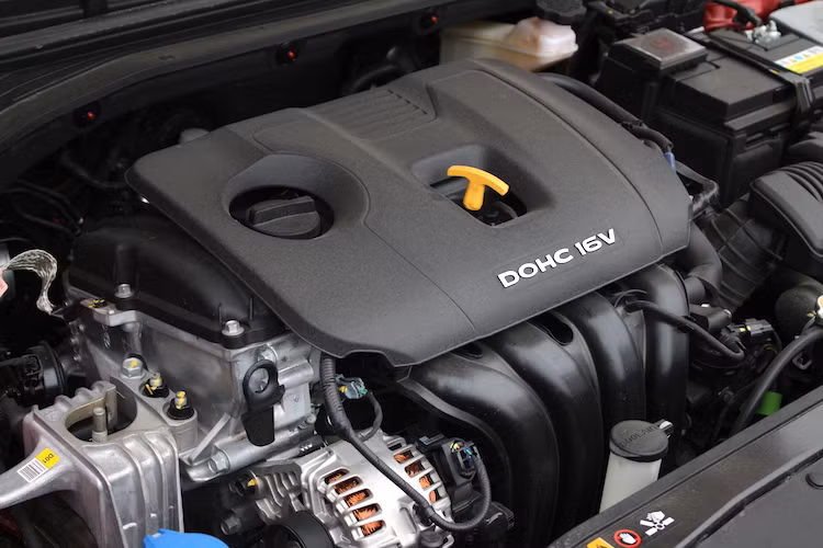 Ngoài bản 2.0AT ra, xe còn có thêm phiên bản động cơ Gamma II 1.6L 4 xi-lanh (128 mã lực/154,5 Nm) đi kèm với hộp số sàn 6 cấp hoặc tự động 6 cấp. Phiên bản 1.8l với số sàn tiêu thụ trung bình 6,1l/100 km trên cao tốc, 9,16 lít/100 km trong thành phố và 7,13 lít/100 km đường hỗn hợp.