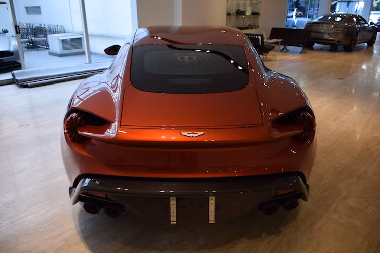 Hãng xe Aston Martin cho biết sẽ chỉ sản xuất đúng 99 chiếc Vanquish Zagato trên toàn Thế giới. Dù có giá bán lên tới 730.000 USD (tương đương 16,28 tỷ đồng) nhưng ngay sau khi được công bố, cả 99 chiếc đều đã có người đặt hàng.
