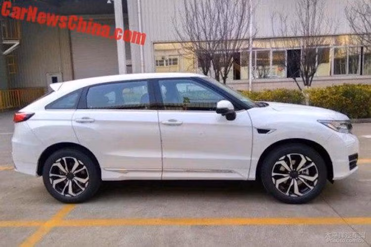 Hiện chưa rõ hệ động lực được Honda sử dụng cho phiên bản 1.5l của xe. Tuy nhiên trên phiên bản 2.0l, UR-V sẽ có hệ dẫn động 4 bánh toàn thời gian kết hợp với hộp số tự động ZF 9 cấp.