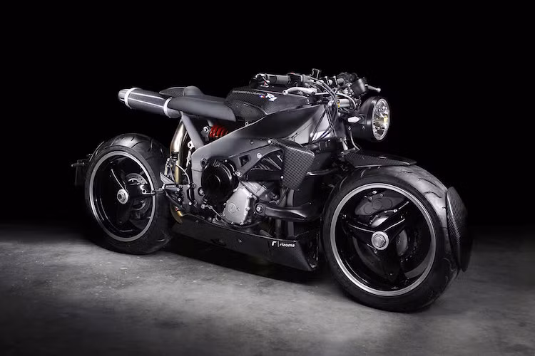 Trong Thế giới môtô, "bậc thầy độ xe" người Pháp Ludovic Lazareth nổi tiếng với những ý tưởng táo bạo và "điên rồ" nhất như môtô lắp động cơ siêu xe Maserati 4.7l V8, Yamaha R1 độ 4 bánh Triazuma... Mới đây nhất, Lazareth đã một lần nữa "khuấy đảo" thế giới xe khi cho "ra lò" một chiếc siêu môtô Yamaha R1 1999 đời đầu độ cực "đỉnh".