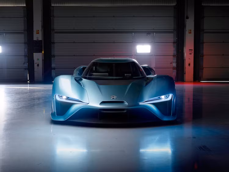 Theo dự đoán, vào triển lãm Geneva sắp tới, một hãng xe điện mới nổi từ Trung Quốc là NextEV sẽ tung ra chiếc siêu xe điện đầu tiên của họ là NextEV Hypercar. Với tổng công suất 1360 mã lực, siêu xe này sẽ có thể hoàn thành một vòng đường đua Nurburgring chỉ trong 7 phút 5.12 giây.