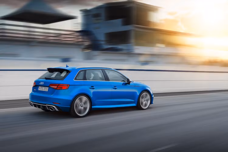 Audi RS3 Sportback mới sẽ bắt đầu được bán ra kể từ tháng 8 tới. Tuy nhiên hiện tại giá bán của xe chưa được công bố.