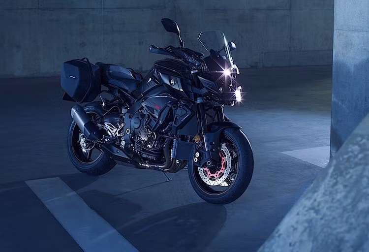 Kể từ khi ra mắt lần đầu vào năm 2015, mẫu naked-bike Yamaha MT-10 đã được đánh giá rất cao do có công suất mạnh mẽ nhưng vẫn dễ lái, có tư thế ngồi thoải mái và khả năng điều khiển ấn tượng. Để tiếp tục chuỗi thành công của dòng xe này, Yamaha vừa bổ sung thêm phiên bản Yamaha MT-10 Tourer Edition mới tại châu Âu.