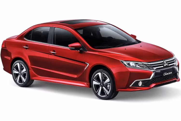 Là một tên tuổi khá nổi tiếng trong phân khúc xe compact hạng C, Mitsubishi Lancer từng được ra mắt từ năm 2007. Trải qua gần 10 năm, trước sự xuất hiện của nhiều đối thủ mới, Mitsubishi vẫn chỉ nâng cấp chiếc xe vào tháng 10/2015 và mới đây tiếp tục tung ra phiên bản mới Mitsubishi Grand Lancer 2017 tại thị trường Đài Loan.