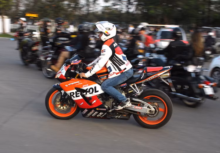 Không chỉ tham gia vào hoạt động diễu hành quy mô lớn, các biker cũng có thể tham gia vào nhiều cuộc thi thú vị trong khuôn khổ của lễ hội Day of H.O.G như thi xe độ đẹp, chạy sa hình tính thời gian (Gymkhana), trao đổi và hướng dẫn kỹ năng lái xe môtô an toàn.