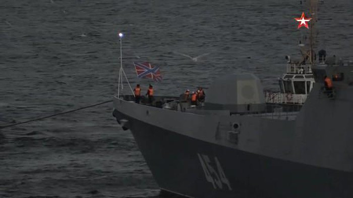 Tạp chí Chuyển phát nhanh Quân sự - Công nghiệp nhận xét, do tầm bắn hạn chế của tên lửa 3M22 Zircon, tàu khu trục cỡ nhỏ của Nga khó có thể tiếp cận nhóm tấn công tàu sân bay đối phương mà không bị chú ý.