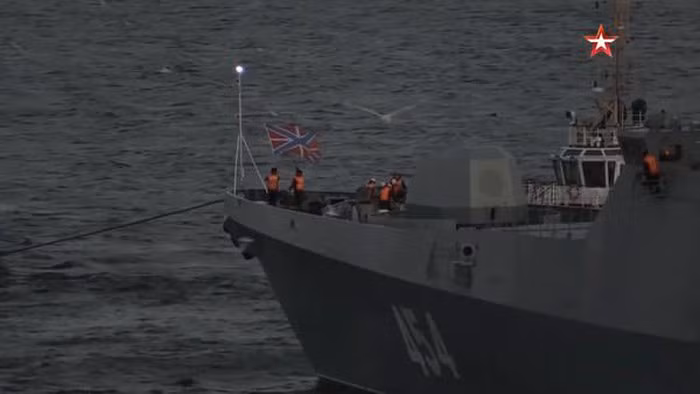 Tạp chí Chuyển phát nhanh Quân sự - Công nghiệp nhận xét, do tầm bắn hạn chế của tên lửa 3M22 Zircon, tàu khu trục cỡ nhỏ của Nga khó có thể tiếp cận nhóm tấn công tàu sân bay đối phương mà không bị chú ý.