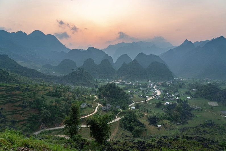 Stef kể, trong chuyến đi tới Việt Nam năm nay, tôi cho rằng tôi đã được chứng kiến phong cảnh đẹp nhất trên trái đất. Đó là một tỉnh ở phía bắc Việt Nam, đó là Hà Giang.