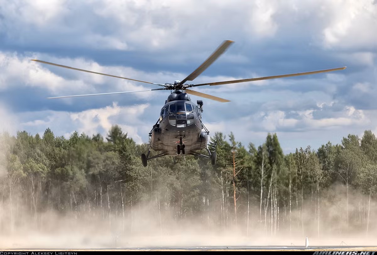 Mẫu Mi-8T này khi được xuất khẩu ra thị trường nước ngoài còn được biết tới với cái tên Mi-17. Nguồn ảnh: Airlines.net