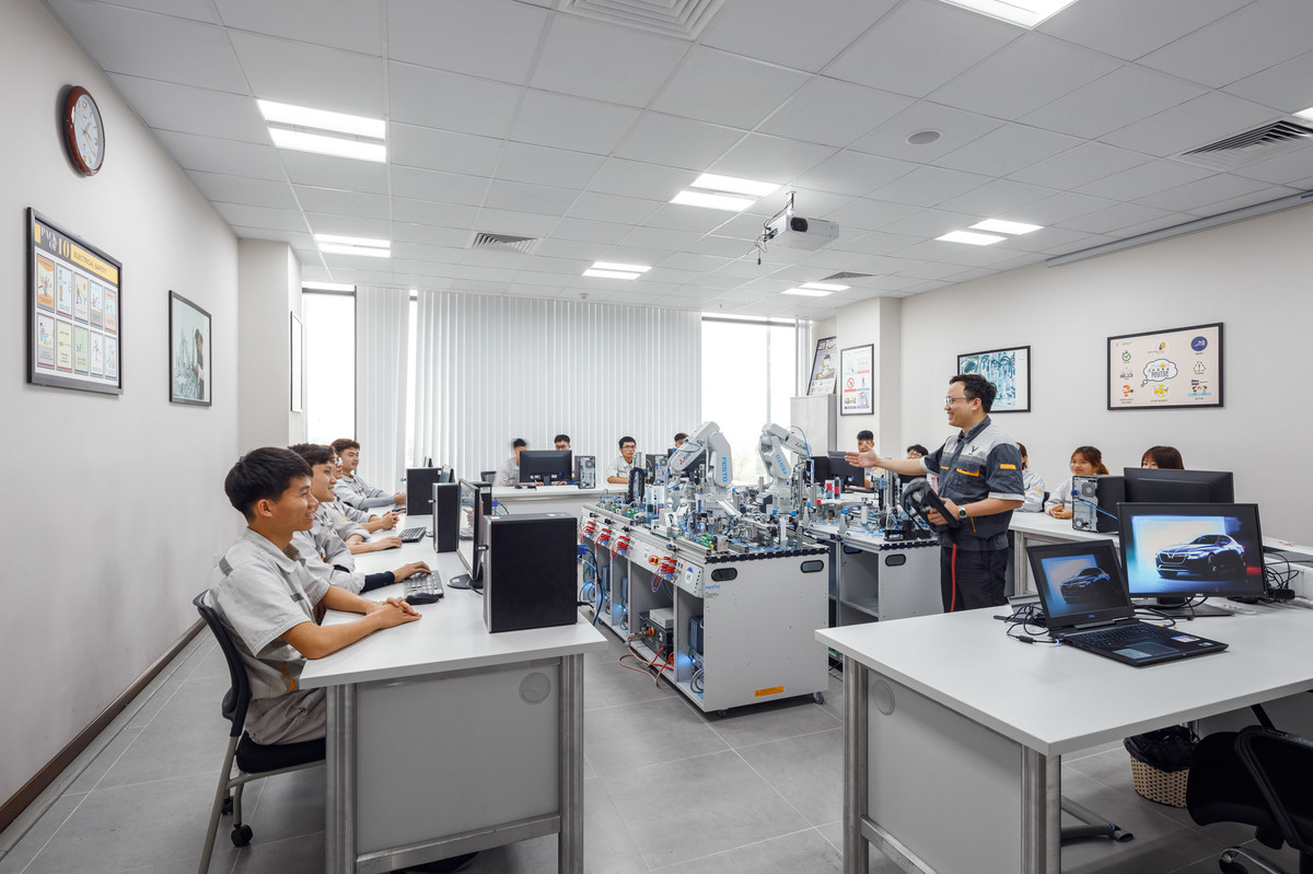 Vinfast hop tac dao tao chuyen nganh co dien tu va ky thuat o to-Hinh-2