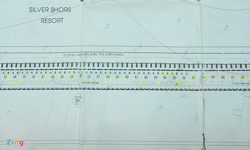 Hàng trăm lô đất (đánh dấu vàng) ven biển đã được các cá nhân đứng tên sở hữu nhưng nhà chức trách nghi ngờ đứng sau là các ông chủ người Trung Quốc. Ảnh: Đ.Nguyên.