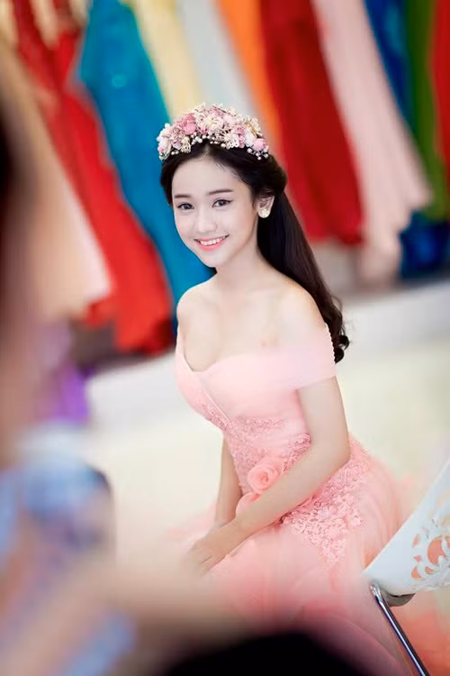 Soc nang nhan sac “the tham” cua “tinh dich” Midu