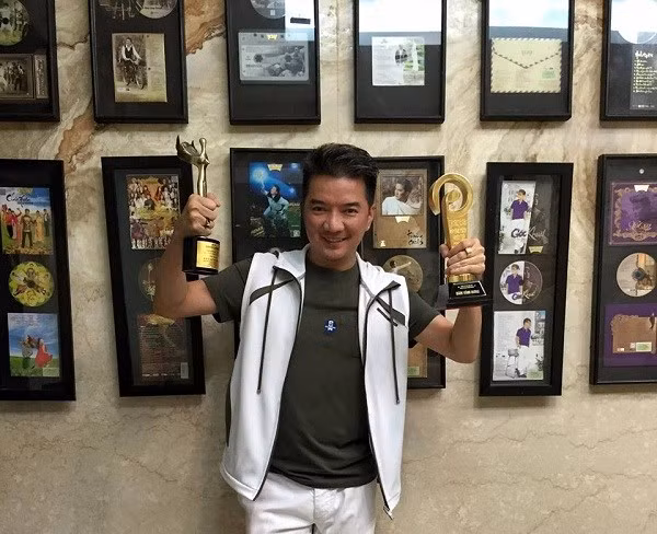 Anh liên tục chạy show từ Bắc vào Nam, lưu diễn nước ngoài, làm từ thiện, làm giám khảo các chương trình ca nhạc, làm liveshow, cho ra sản phẩm âm nhạc mới, kinh doanh,...