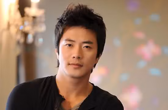 Kwon Sang Woo là mỹ nam đời đầu, rất được hâm mộ ở Hàn Quốc.