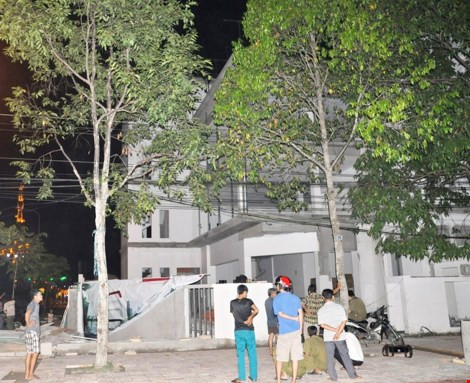 Roi tu gian giao 10 m, ba cong nhan thuong vong