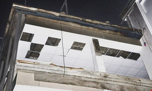 Roi tu gian giao 10 m, ba cong nhan thuong vong-Hinh-2