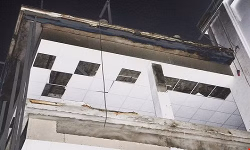 Roi tu gian giao 10 m, ba cong nhan thuong vong-Hinh-2