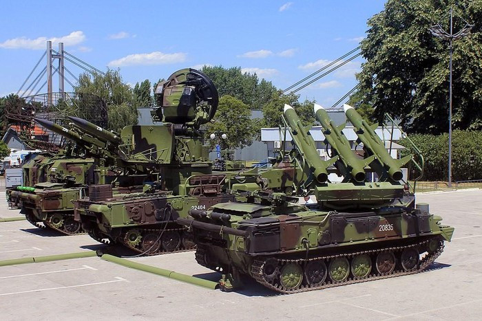 Xe radar này lại bao gồm 2 hệ thống radar khác nhau. Radar này có khả năng phát hiện mục tiêu cỡ tiêm kích F-4 từ khoảng cách 50km.