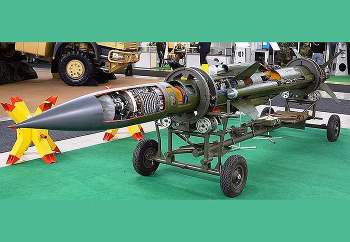 Sau đó, hệ thống tên lửa phòng không này của Liên Xô tiếp tục được thử nghiệm tới năm 1966, vượt qua một loạt các rào cản kỹ thuật mà nó gặp phải, tới năm 1967, hệ thống 2K12 Kub chính thức được trang bị cho các đơn vị quân đội của Liên Xô.