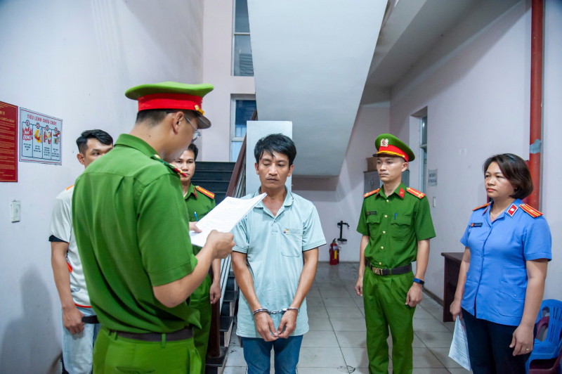 Khởi tố tài xế gây tai nạn làm 2 người tử vong Khoi to tai xe gay tai nan lam 2 nguoi tu vong