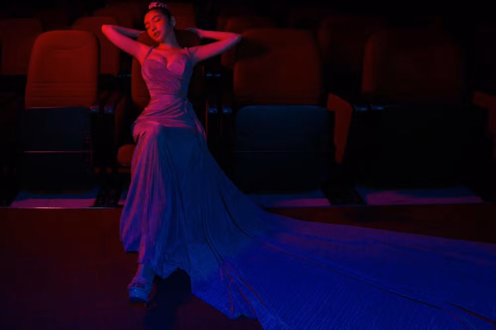 Quả thật, dù là mẹ hai con nhưng Elly Trần chưa bao giờ khiến người ta thôi hết chú ý về vóc dáng của mình.