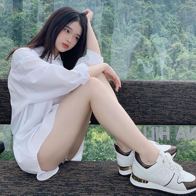 Cô gái nhỏ với những phát ngôn gây tranh cãi ngày nào giờ đã trở thành thiếu nữ khiến ai nấy cũng phải ngắm nhìn. Ảnh: Facebook, Instagram nhân vật