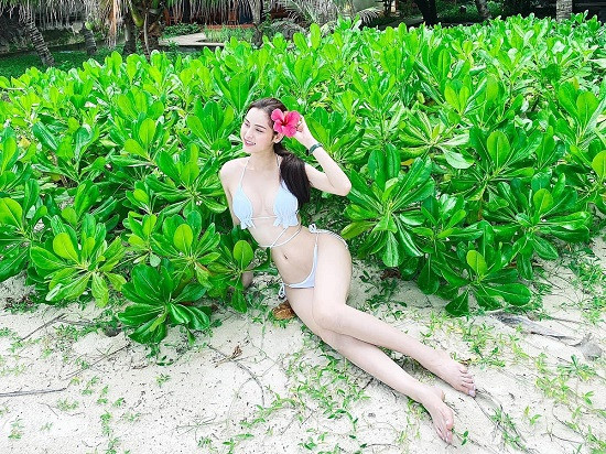 Tường Vi cũng là thí sinh khiến cho dàn huấn luyện viên xôn xao vì muốn giành bằng được nhan sắc này về đội của mình.