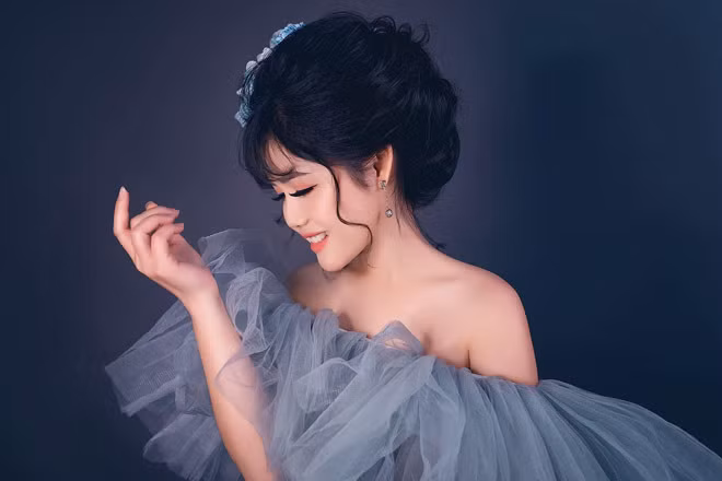 Nhan sắc của "hot girl bán thịt lợn" sau 6 năm càng lên hương sang chảnh hơn bao giờ hết.