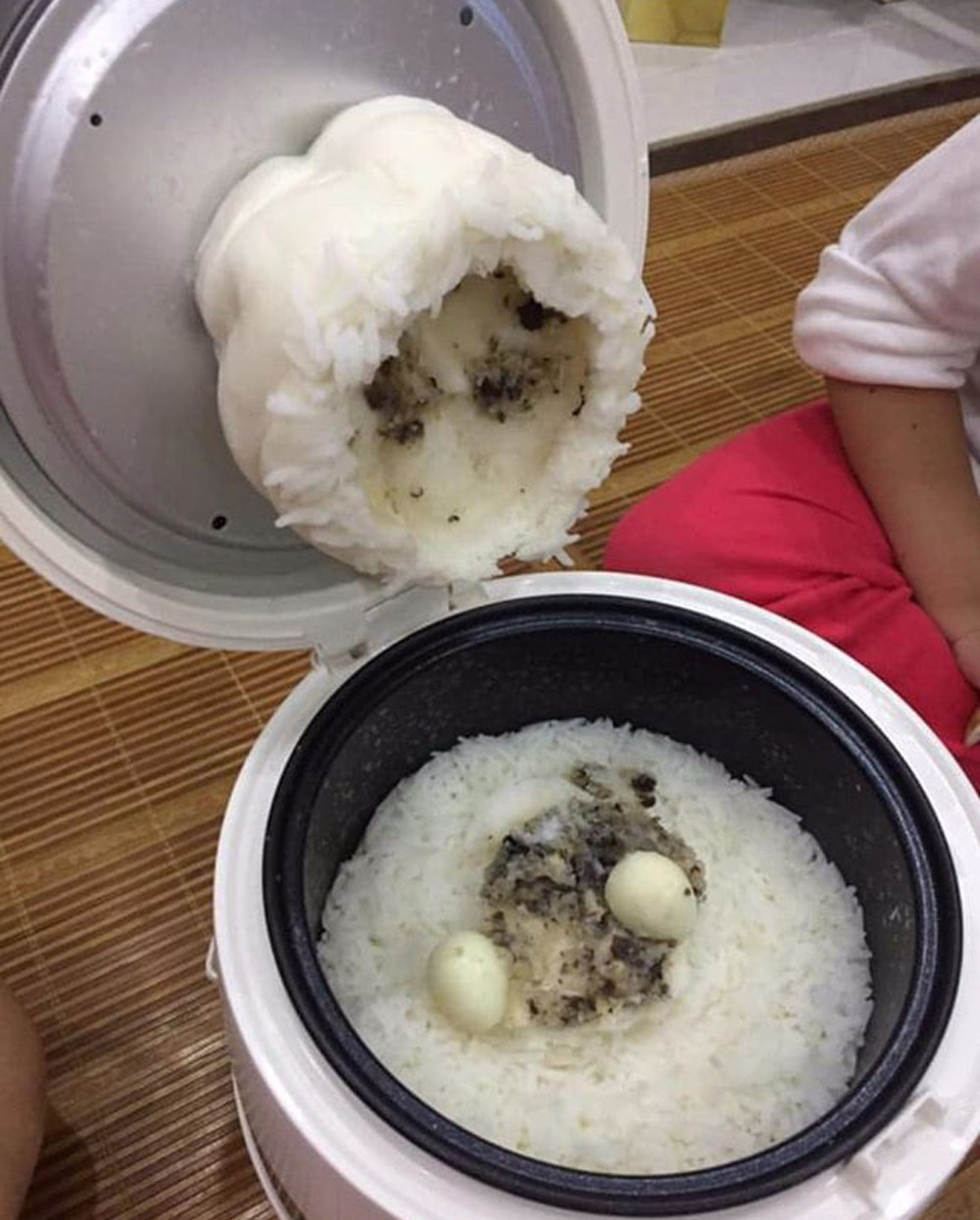 Dù nấu ăn là sở thích, đam mê của nhiều chị em nhưng để có được những thành phẩm đẹp mắt và ngon miệng đúng như các nàng mong muốn thì chưa bao giờ là chuyện dễ dàng.