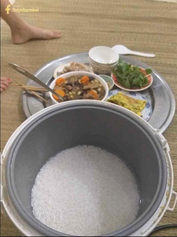 Một pha "mất não" của hội chị em thường thấy.