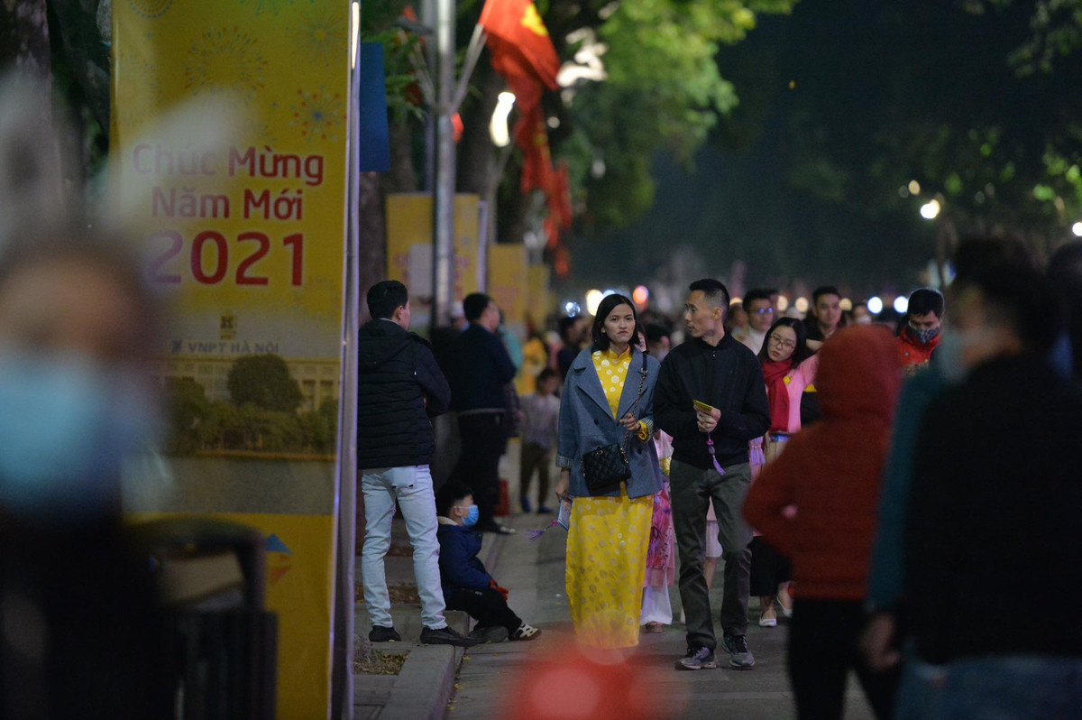 Tết Dương Lịch trùng với đợt lạnh sâu nhất trong năm nay tạo nên không khí Tết hơn bao giờ hết.