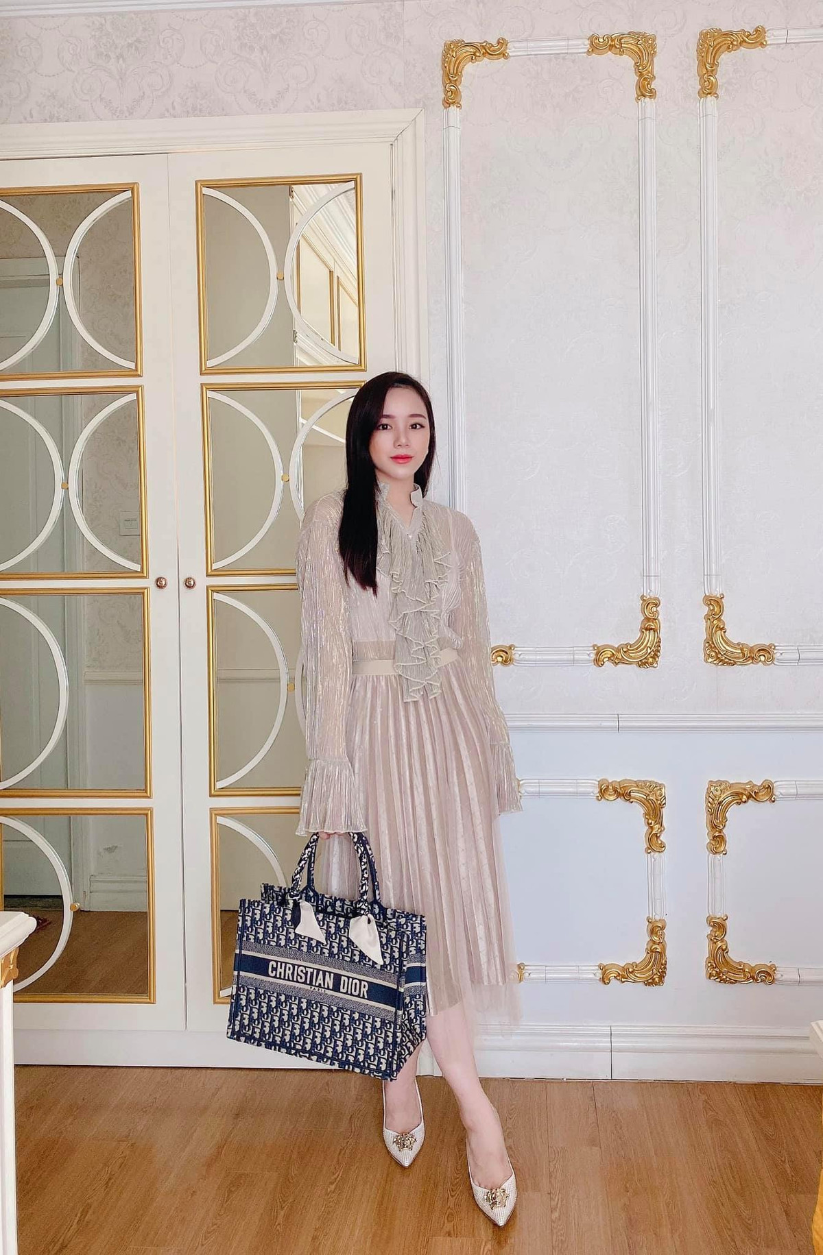 10X từng lọt top 12 chương trình Vietnam Idol 2016, top 50 Kpop Star Hunt 2012. Ngoài ra, cô từng xuất hiện trên báo Hàn khi ra sân bóng cổ vũ cho đội tuyển Việt Nam.